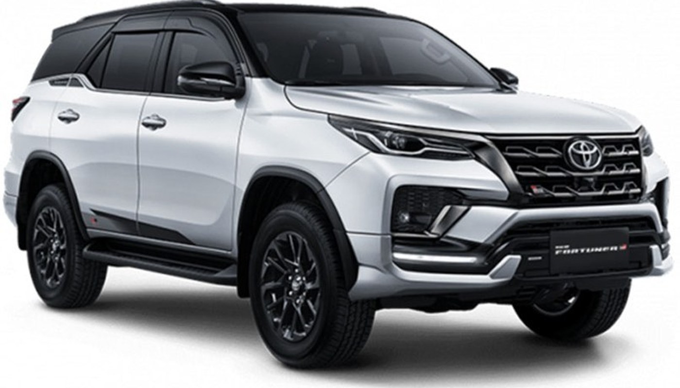 Toyota Fortuner siap diantar untuk perjalanan jauh